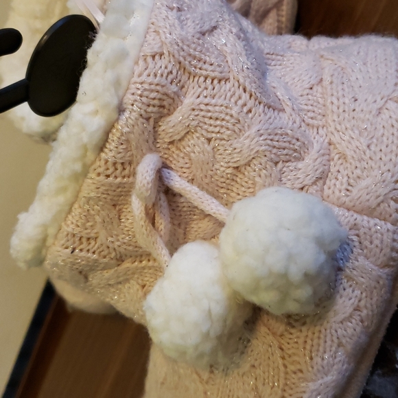 Ardene - Pink Warm Fuzzy Slipper Booties - Picture 3 of 5